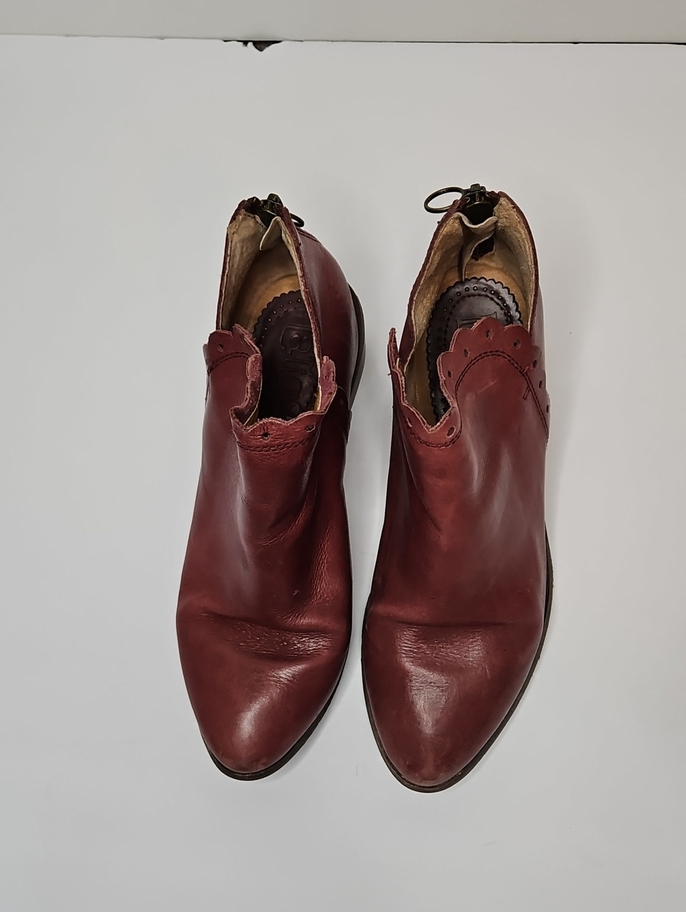 Latigo Scalloped Leather Zip Ankle Boots